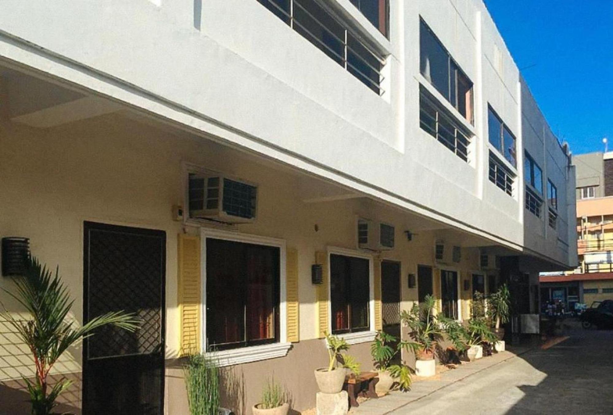 Reddoorz Near Colgante Bridge Naga City المظهر الخارجي الصورة
