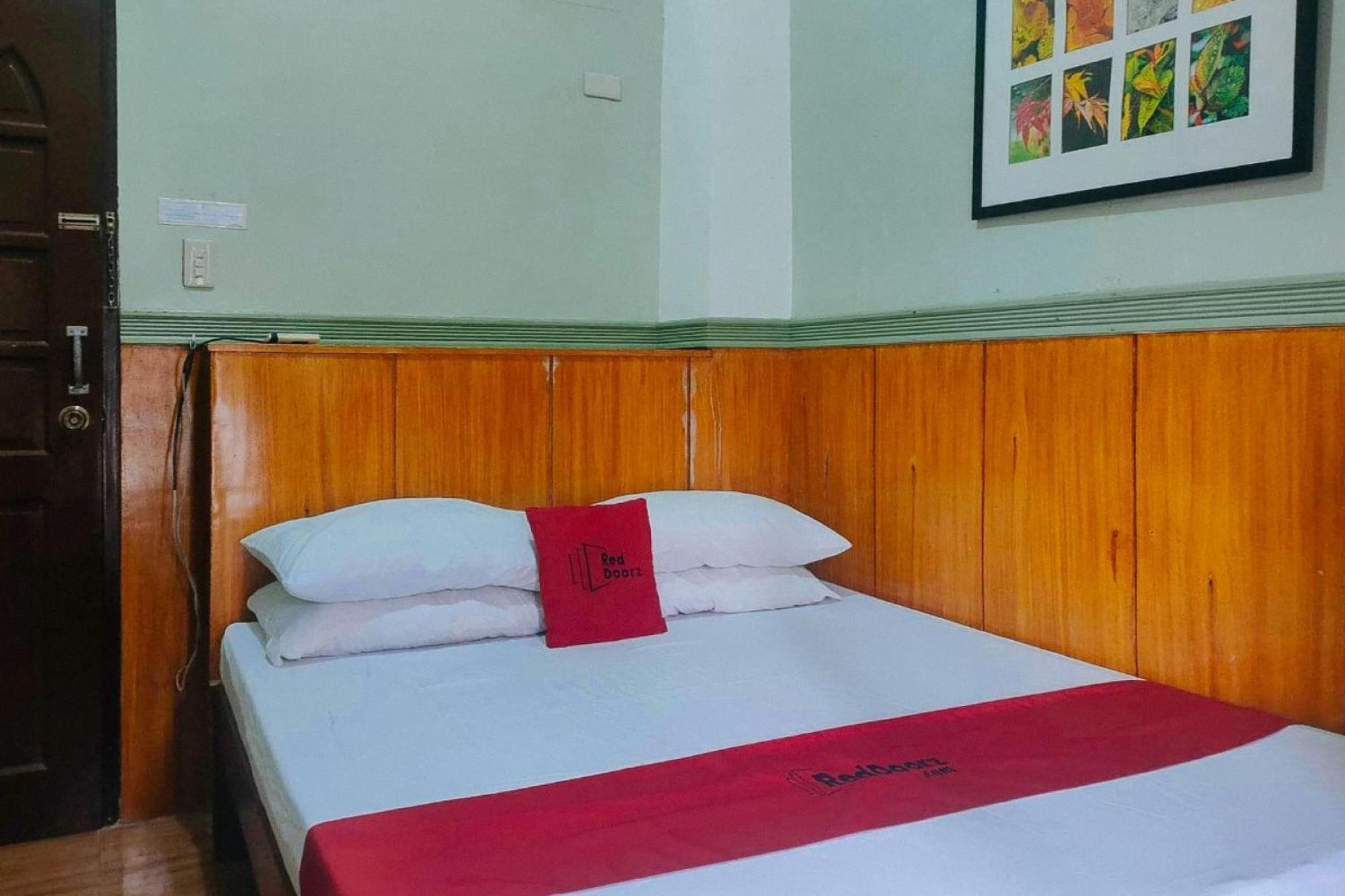Reddoorz Near Colgante Bridge Naga City المظهر الخارجي الصورة