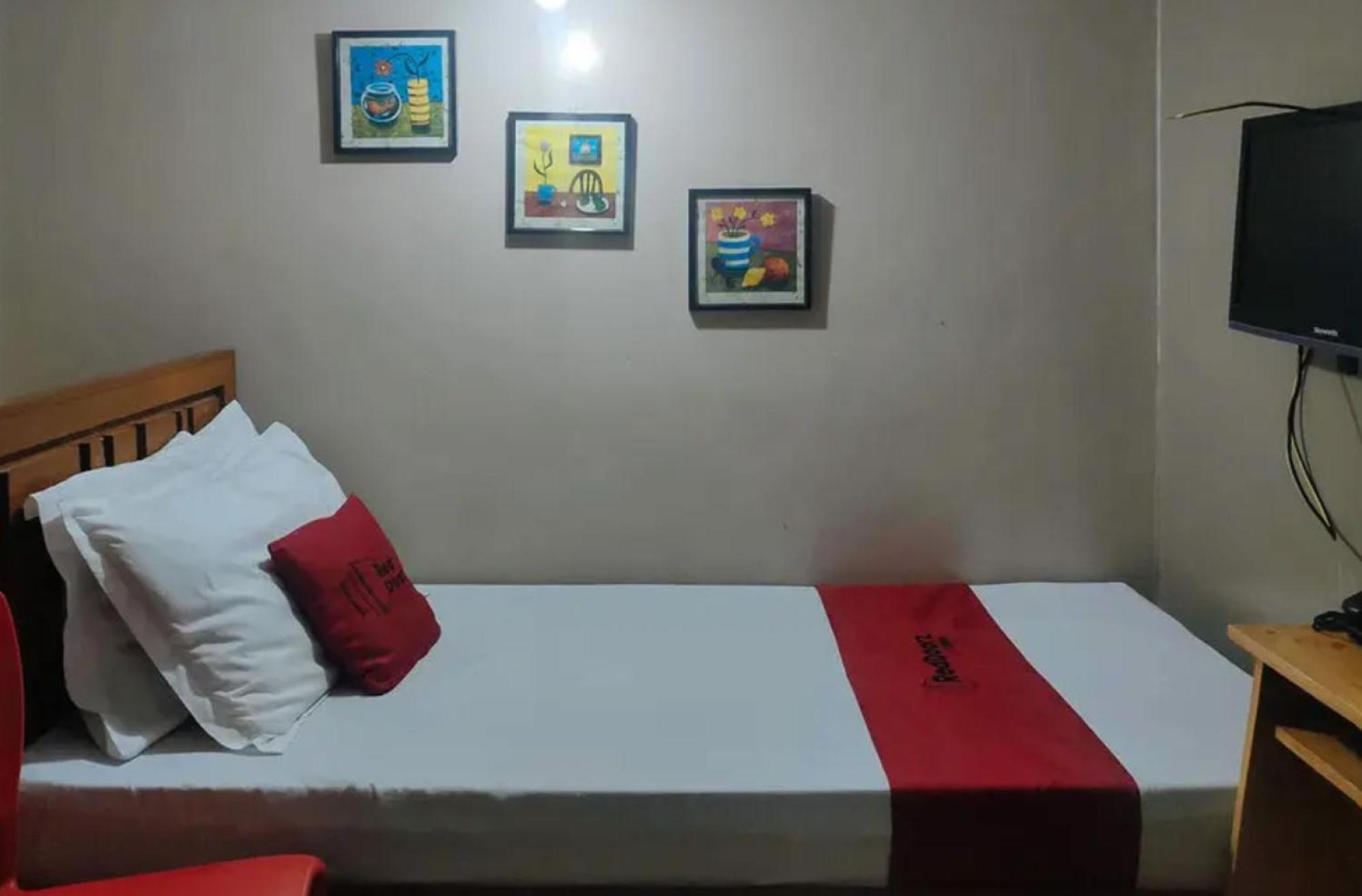 Reddoorz Near Colgante Bridge Naga City المظهر الخارجي الصورة