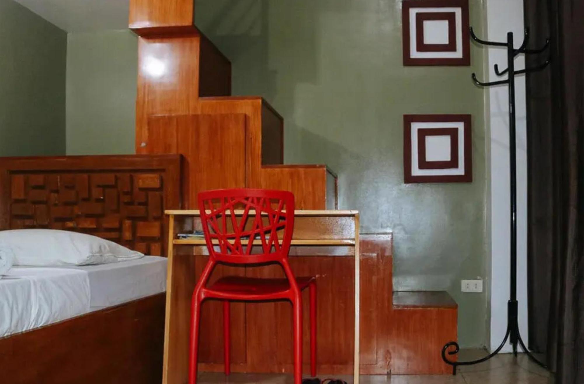 Reddoorz Near Colgante Bridge Naga City المظهر الخارجي الصورة